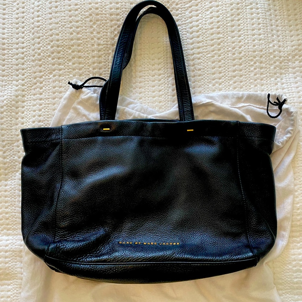 Marc Jacobs classic black leather tote